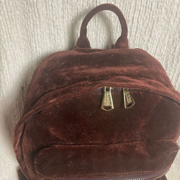 AIMEE KESTENBERG BURGUNDY VELVET  MEDIUM BACKPACK gold tone hardwares main image 4
